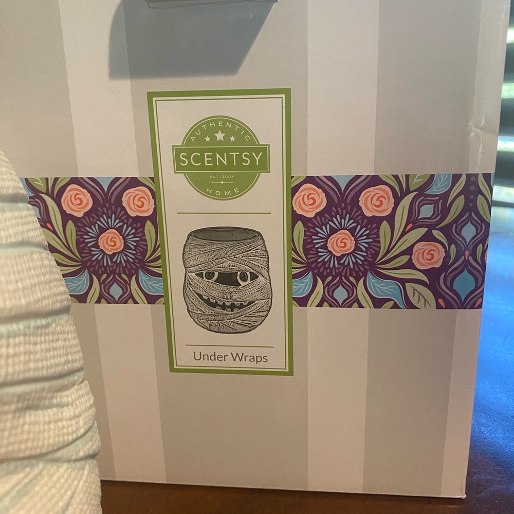 Scentsy Under Wraps Candle Holder - Purple, Green, Orange